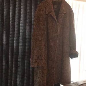 Beautiful Burberrys coat- as is-med:large